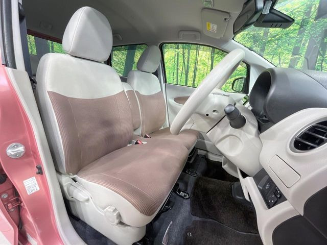 運転席シート廻りは使用感も少なく、良好な状態となっています。丁寧に使われていたことがよくわかりますね。