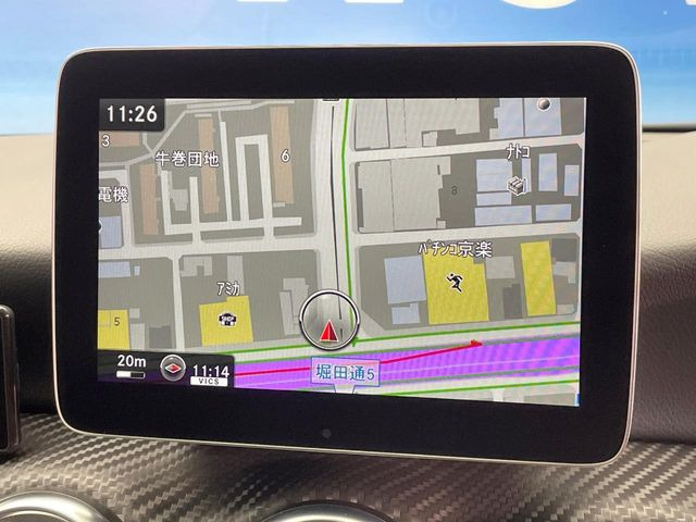 ●純正ナビ:一体感のあるナビは、高級感ある車内を演出してくれます。Bluetooth再生などオーディオ機能も充実しておりますので、運転もより楽しめます♪