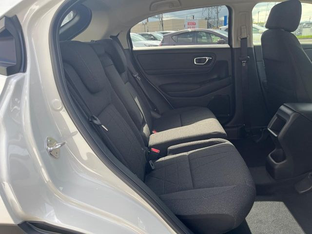 高品質なオリジナルフロアマットもオプションにてご用意しております。お好きなデザインやカラーをお車に合わせて選んでいただくことができます♪