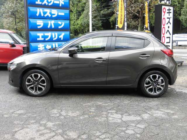 ���Ђ́u�i���ƃv���C�V���O�v��O��I�ɂ������A���ݑ��ꉿ�i�̂��Ԃ�K���ȉ��i�Ŕ̔����Ă���܂��B�܂����s�������A�Ԃ̃R���f�B�V�������d�����Ă���A�S�ԕK�����Ђ̎d����S�����ڂŌ��Ĕ����Ă���܂��B