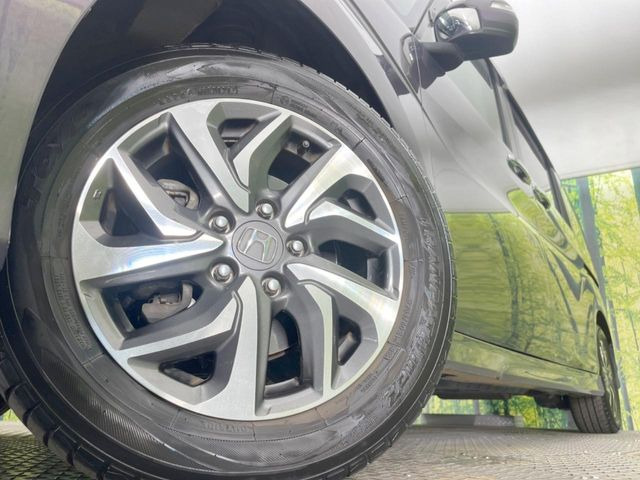 �y����16�C���`�A���~�z�C�[���z�O�ςɃ}�b�`���������A���~�z�C�[���𑕒����Ă���܂��B�e��ЊO�A���~�z�C�[����A�X�^�b�h���X�^�C�����戵�����Ă���܂��B���񂲑��k����������