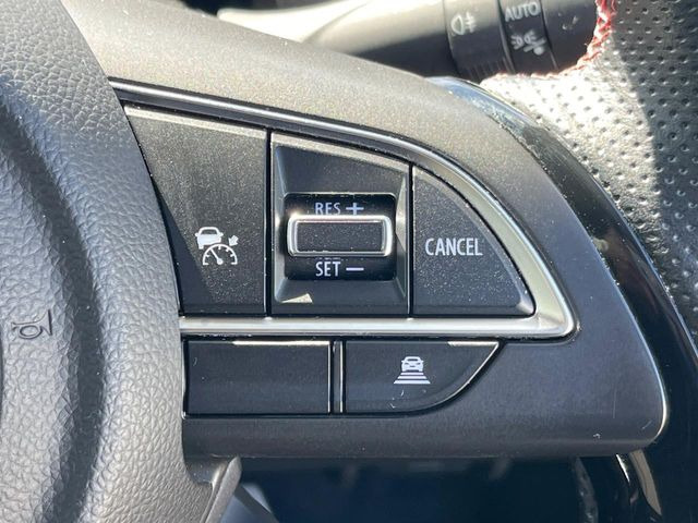 �y�X�Y�L �Z�[�t�e�B�T�|�[�g�z���s���ɑO���̎ԗ�����F�����A�Փ˂������Ȏ��͌x��ƃu���[�L�ŏՓˉ���Ɣ�Q�y�����A�V�X�g�B�����S�Ƀh���C�u�����y���݂��������܂��B