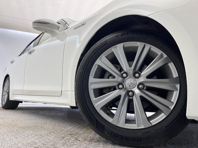 �y����17�C���`�A���~�z�C�[���z�O�ςɃ}�b�`���������A���~�z�C�[���𑕒����Ă���܂��B�e��ЊO�A���~�z�C�[����A�X�^�b�h���X�^�C�����戵�����Ă���܂��B���񂲑��k����������