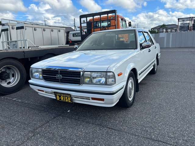 グロリアセダン2.0 V20Eスーパーカスタム