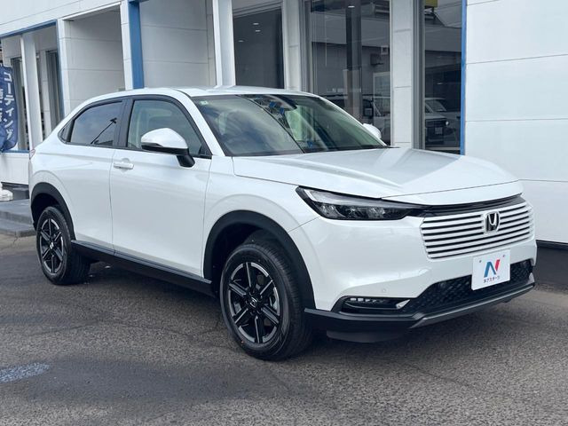 高透明度のガラス皮膜で撥水はもちろん、上質なツヤ・光沢を実現。紫外線や酸性雨から大切な愛車を保護し、色あせ・劣化を防止。「弾スプラッシュコート」、「弾プリミッサコート」からお選びいただけます。