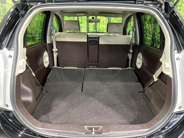 ���i�̂���������ʋ΁A���}���ɏ\���ȉ׎��X�y�[�X���m�ۂ��Ă���܂��B�Z�J���h�V�[�g��|���ƁA�傫�ȉו��̐ύڂ��\�ł���