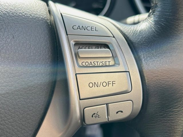 �y�N���[�Y�R���g���[���z�������H�����N���N���s�B�A�N�Z���𗣂��Ă���葬�x�ő��s���ł��A�������^�]���̕��S���y��!�����E�������ȒP�ȃX�C�b�`����Œ����ł��܂��B