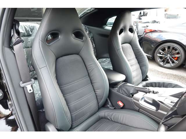 �^�]�ȁE�p�[���X�E�F�[�h�n�[�t���U�[�X�|�[�c�V�[�g�E�p���[�V�[�g�B