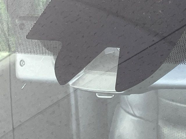 �y�G�}�[�W�F���V�[�u���[�L�z���s���ɑO���̎ԗ�����F�����A�Փ˂������Ȏ��͌x��ƃu���[�L�ŏՓˉ���Ɣ�Q�y�����A�V�X�g�B�����S�Ƀh���C�u�����y���݂��������܂��B