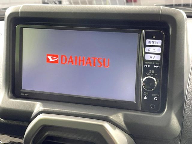 �y���[�J�[�����i�r�z�C���e���A�ɗn�����ރX�^�C���b�V���ȁu��p�݌v�v���[�J�[�i�r�𑕔��􎋔F���⑀�쐫�ȂǊ�{���\�ɂ��D��A���㎿�ȃJ�[���C�t�����y���݂��������܂��B