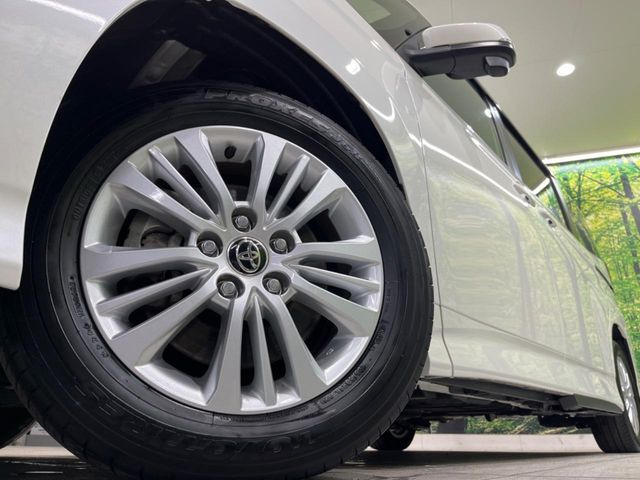【純正16インチアルミホイール】外観にマッチした純正アルミホイールを装着しております。各種社外アルミホイールや、スタッドレスタイヤも取扱いしております。是非ご相談ください♪