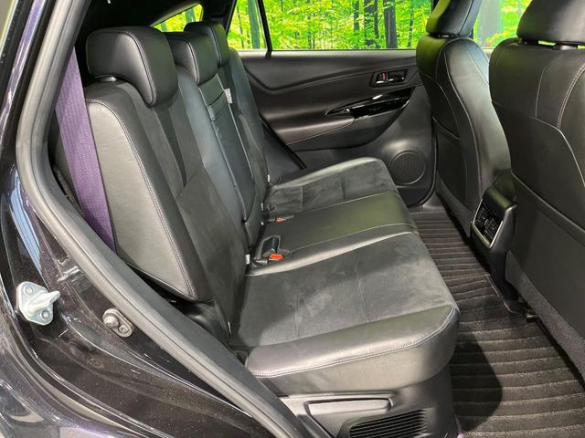 後部座席も気になるようなキズ・汚れやへたり等、大きなダメージはなく、良好な状態です。