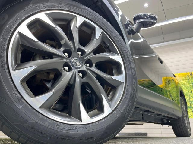 【純正アルミホイール】外観にマッチした純正アルミホイールを装着しております。各種社外アルミホイールや、スタッドレスタイヤも取扱いしております。是非ご相談ください♪