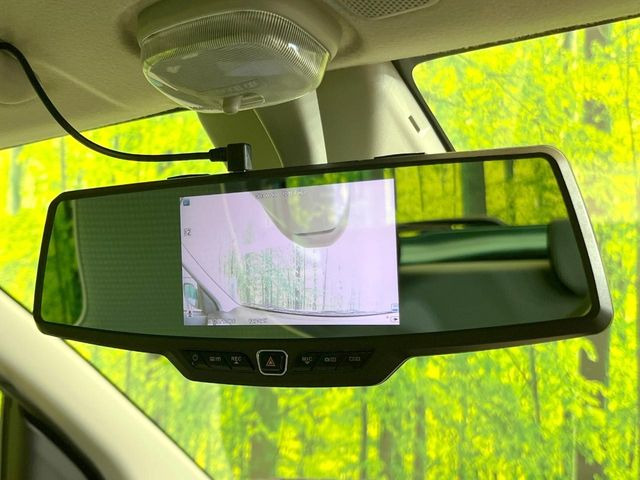 【ドライブレコーダー】安心・安全なカーライフに必須のドライブレコーダーを装備!走行中はもちろん、あおり運転や事故に遭遇した際の状況も映像で記録し、万一のリスクに備えます。