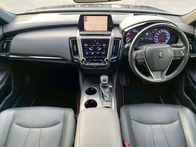 スリークロス滋賀店は総在庫200台以上展示!お客様のお気に入りの1台がきっと見つかります!軽自動車、普通車、キャンピングカーに福祉車両まで店頭に無い在庫もお探しできます♪お気軽にご来店ください!