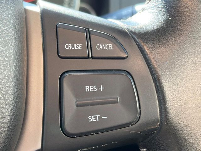 �y�N���[�Y�R���g���[���z�������H�����N���N���s�B�A�N�Z���𗣂��Ă���葬�x�ő��s���ł��A�������^�]���̕��S���y��!�����E�������ȒP�ȃX�C�b�`����Œ����ł��܂��B