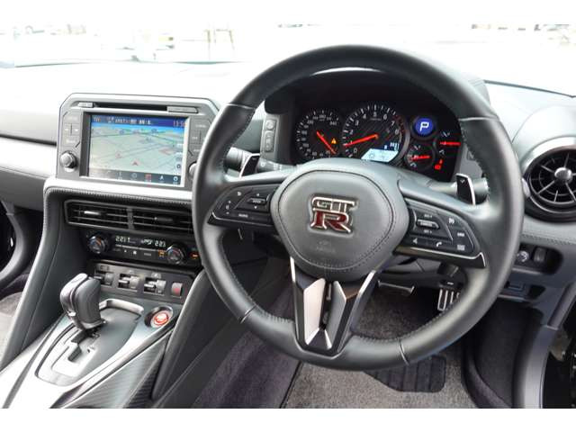 GT-R�G���u�����t���{�v�����X�|�[�c�X�e�A�����O�E�p�h���V�t�g�E�X�e�A�����O�����R���B