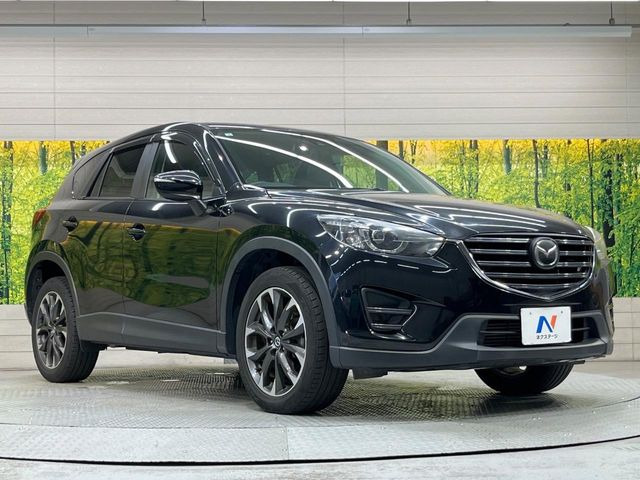 高透明度のガラス皮膜で撥水はもちろん、上質なツヤ・光沢を実現。紫外線や酸性雨から大切な愛車を保護し、色あせ・劣化を防止。「弾スプラッシュコート」、「弾プリミッサコート」からお選びいただけます。