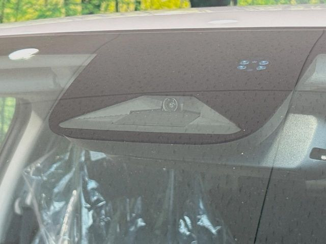 �y�z���_�Z���V���O�z���s���ɑO���̎ԗ�����F�����A�Փ˂������Ȏ��͌x��ƃu���[�L�ŏՓˉ���Ɣ�Q�y�����A�V�X�g�B�����S�Ƀh���C�u�����y���݂��������܂��B