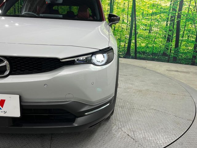 �yLED�w�b�h���C�g�z���V����ԑ��s�����ǍD�Ȏ��E���m�ۂ����S���ĉ^�]�ł��鍂�P�xLED�w�b�h���C�g�𑕔�!�_�����x�������A����d�͂��}�����Ă��܂��B