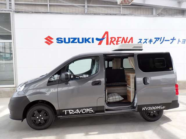 ���x�[�X�ԗ��́A���Y�̃r�W�l�X�o��NV200�o�l�b�g2WD(DX�O���[�h)���[�J�[�I�v�V�����ŃX���C�h�T�C�h�E�B���h�E+�v���C�o�V�[�K���X�𑕒���