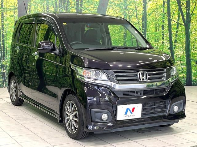 高透明度のガラス皮膜で撥水はもちろん、上質なツヤ・光沢を実現。紫外線や酸性雨から大切な愛車を保護し、色あせ・劣化を防止。「弾スプラッシュコート」、「弾プリミッサコート」からお選びいただけます。