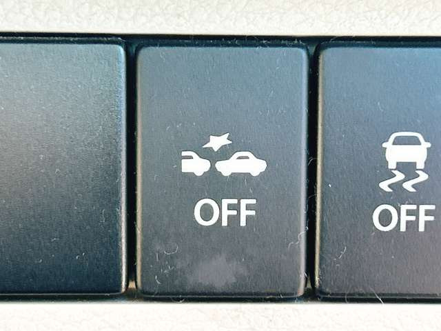 �y�Փˌy�����u�z���s���ɑO���̎ԗ�����F�����A�Փ˂������Ȏ��͌x��ƃu���[�L�ŏՓˉ���Ɣ�Q�y�����A�V�X�g�B�����S�Ƀh���C�u�����y���݂��������܂��B