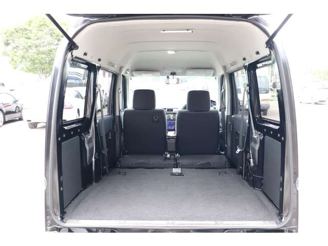 2列目をたおしていただくと広々空間に!