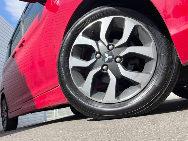 �y����15�C���`�A���~�z�C�[���z�O�ςɃ}�b�`���������A���~�z�C�[���𑕒����Ă���܂��B�e��ЊO�A���~�z�C�[����A�X�^�b�h���X�^�C�����戵�����Ă���܂��B���񂲑��k����������