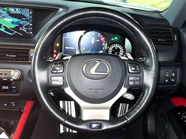 �y�����v�����X�e�A�����O�z�㎿�Ȋv���g�p���邱�ƂŁA��ɂ����������݂ƂĂ��^�]���₷���n���h���ł���