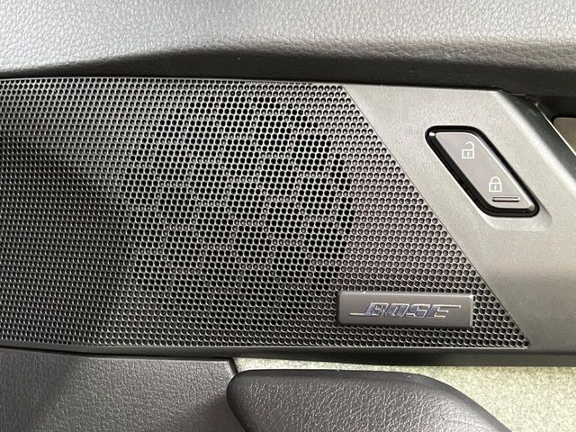 �yBOSE�T�E���h�V�X�e���z���[�J�[�I�v�V�����̍��i�ʃT�E���h�V�X�e���𓋍ځB��p�̃`���[�j���O���{���ꂽ�召�l�X�ȃX�s�[�J�[����ǎ��ȃT�E���h���t�ł��A�Տꊴ���ӂ�鉹����Ԃ����o���܂��B