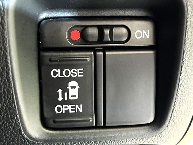 �y�p���[�X���C�h�h�A�z�X�}�[�g�L�[��^�]�Ȃ̃X�C�b�`�ŃX���C�h�h�A�̊J���\���d��������͂����ăh�A���J����K�v�������A���������q�l�ł��A�d���ו��������Ă��鎞�����N�ɊJ���߂ł��܂���