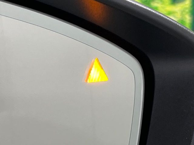 �y�u���C���h�X�|�b�g���j�^�����O�z���s���A�h�A�~���[�̎��p�ɂȂ�₷���ӏ��Ɍ㑱�Ԃ��ڋ߂���ƃT�C�h�~���[�t�߂Ɍx����\���A�h���C�o�[�ɒ��ӊ��N�����Ă���܂��B