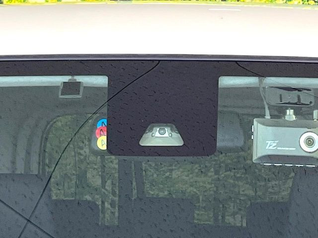 �y�X�}�[�g�A�V�X�g�z���s���ɑO���̎ԗ�����F�����A�Փ˂������Ȏ��͌x��ƃu���[�L�ŏՓˉ���Ɣ�Q�y�����A�V�X�g�B�����S�Ƀh���C�u�����y���݂��������܂��B