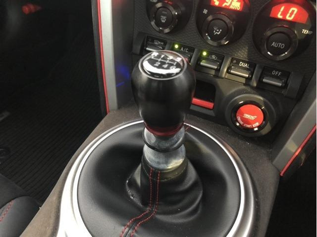 大好評のボディコーティング「ハイモースコート」もご納車までに施工可能。雨染みや線傷など中古車だからと諦めていませんか?ピカピカの状態でお乗り出しいただけます。