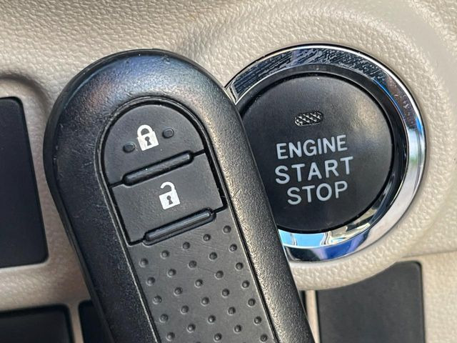 �y�L�[�t���[�V�X�e���z�J�o����|�P�b�g�ɓ��ꂽ�܂܂ł��h�A�̎{���E�������\�ȃX�}�[�g�L�[�𑕔��B�G���W���̃I���E�I�t�����J�M�����o���K�v����������Ƃ��Ă��֗��ł���