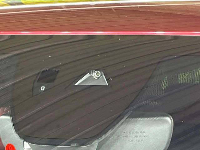 �yi-ACTIVESENSE�z���s���ɑO���̎ԗ�����F�����A�Փ˂������Ȏ��͌x��ƃu���[�L�ŏՓˉ���Ɣ�Q�y�����A�V�X�g�B�����S�Ƀh���C�u�����y���݂��������܂��B