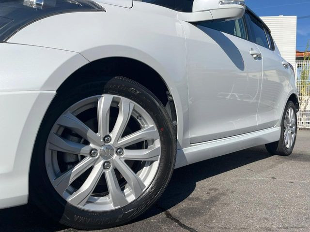 �y����16�C���`�A���~�z�C�[���z�O�ςɃ}�b�`���������A���~�z�C�[���𑕒����Ă���܂��B�e��ЊO�A���~�z�C�[����A�X�^�b�h���X�^�C�����戵�����Ă���܂��B���񂲑��k����������