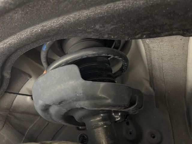 下回りがきれいなうちに、防錆加工の施工がオススメ。降雪地域はもちろん、沿岸部にお住いの方や、趣味でマリン・ウィンタースポーツをされる方にご好評いただいております。