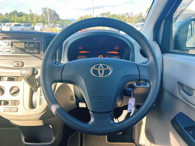 お客様のご予算帯に合わせたお車を常時100台以上取り揃えています!当社のスタッフがお客様のお車選びをしっかりサポートしご提案させていただきます!