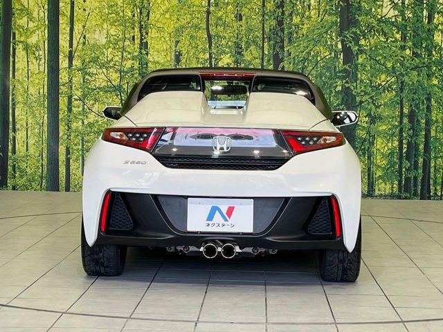 安心の最長10年・走行無制限保証(有償)をご用意。保証内容も充実はもちろん、無料点検&オイル交換や、年中無休の全国・24時間ロードサービスも付帯されておりますのでご安心下さい。