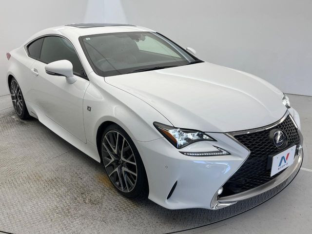 高透明度のガラス皮膜で撥水はもちろん、上質なツヤ・光沢を実現。紫外線や酸性雨から大切な愛車を保護し、色あせ・劣化を防止。「弾スプラッシュコート」、「弾プリミッサコート」からお選びいただけます。