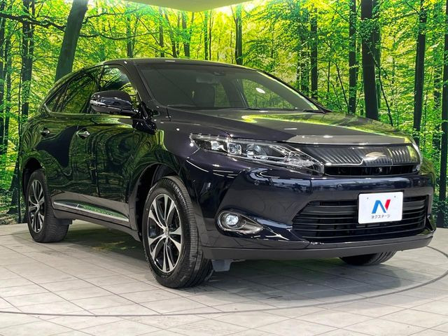 高透明度のガラス皮膜で撥水はもちろん、上質なツヤ・光沢を実現。紫外線や酸性雨から大切な愛車を保護し、色あせ・劣化を防止。「弾スプラッシュコート」、「弾プリミッサコート」からお選びいただけます。