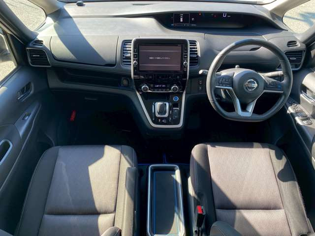 スリークロス滋賀店は総在庫200台以上展示!お客様のお気に入りの1台がきっと見つかります!軽自動車、普通車、キャンピングカーに福祉車両まで店頭に無い在庫もお探しできます♪お気軽にご来店ください!