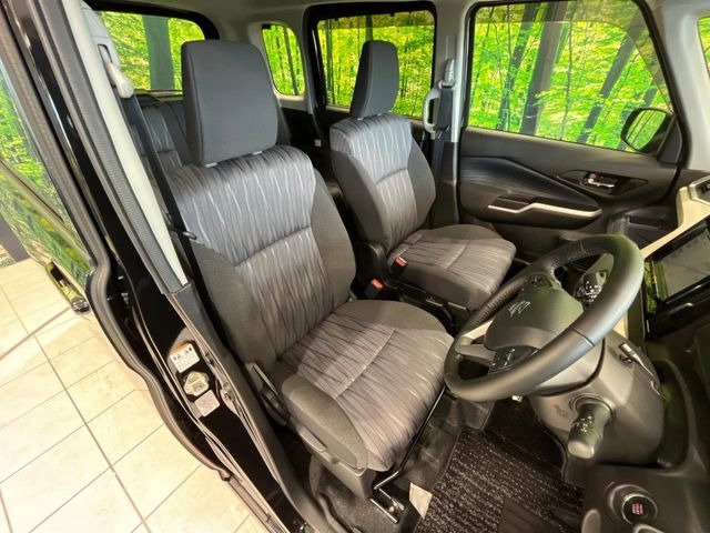 運転席シート廻りは使用感も少なく、良好な状態となっています。丁寧に使われていたことがよくわかりますね。