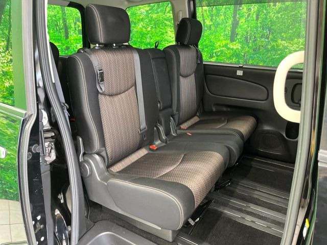 �Z�J���h�V�[�g�͒������������ƂȂ��Ă���A�X���C�h����ΒʘH�X�y�[�X���o��!�O��̈ړ����Ƃ��Ă��ȒP�ł���������A8����Ԏ������K�ȍ���S�n�̃V�[�g�ƂȂ��Ă��܂���