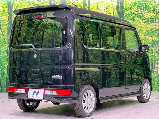 ☆全国のネクステージからお取り寄せが可能※!遠方の店舗に展示してあるクルマが気になる場合も、最寄りの店舗でご覧いただくことが可能です!是非私たちに要望をお聞かせください!※別途費用