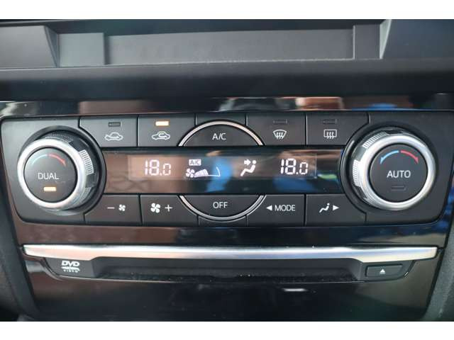 オートエアコン装備ですので、自動で温度調節してくれます(*^^)v無駄な操作は危険ですよね!