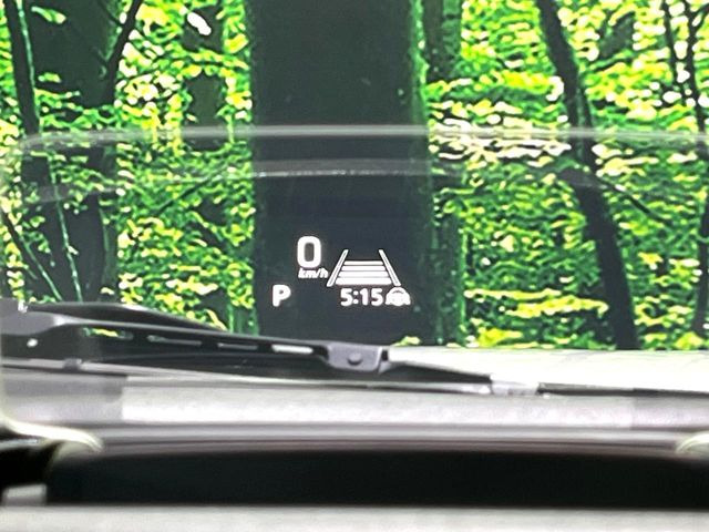 �y�w�b�h�A�b�v�f�B�X�v���C�z���݂̑��x�⑖�s�����f�W�^���\���ŉ^�]�ȑO���̃K���X�ɓ��e!�^�]���A�ڐ������炳���K�v�ȏ����m�F�ł���̂łƂ��Ă��֗��ň��S!