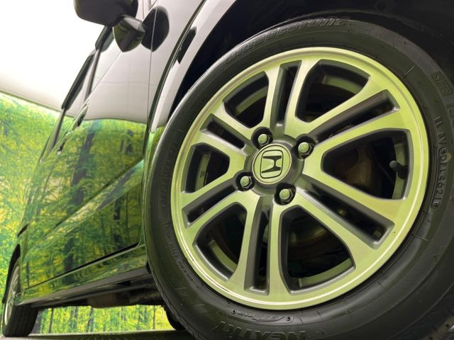 �y����14�C���`�A���~�z�C�[���z�O�ςɃ}�b�`���������A���~�z�C�[���𑕒����Ă���܂��B�e��ЊO�A���~�z�C�[����A�X�^�b�h���X�^�C�����戵�����Ă���܂��B���񂲑��k����������